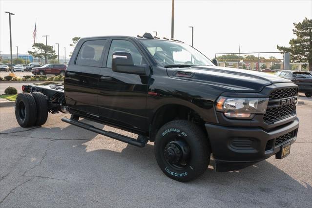 2024 RAM Ram 3500 Chassis Cab RAM 3500 TRADESMAN CREW CAB CHASSIS 4X4 60 CA
