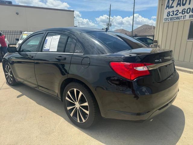 2013 Chrysler 200 Limited
