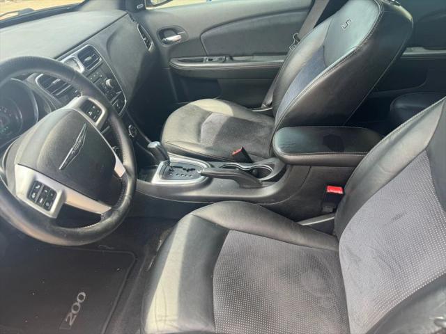 2013 Chrysler 200 Limited