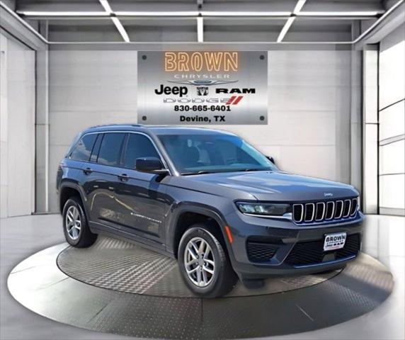 2023 Jeep Grand Cherokee Laredo 4x4
