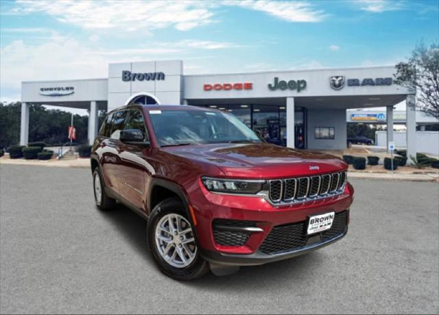 2023 Jeep Grand Cherokee Laredo X 4x4