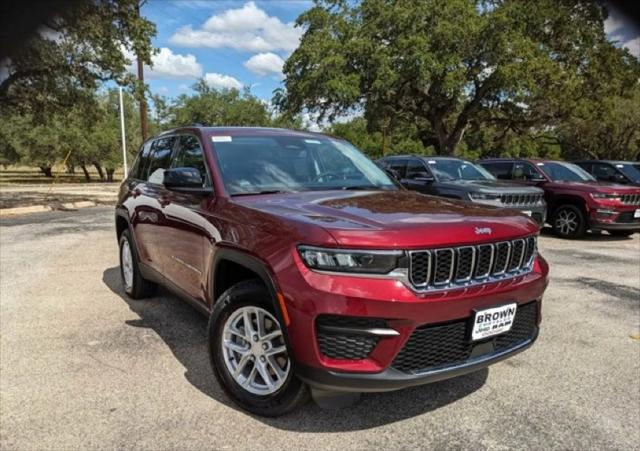 2023 Jeep Grand Cherokee Laredo X 4x4