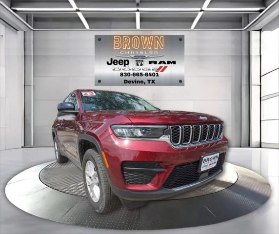 2023 Jeep Grand Cherokee Laredo X 4x4
