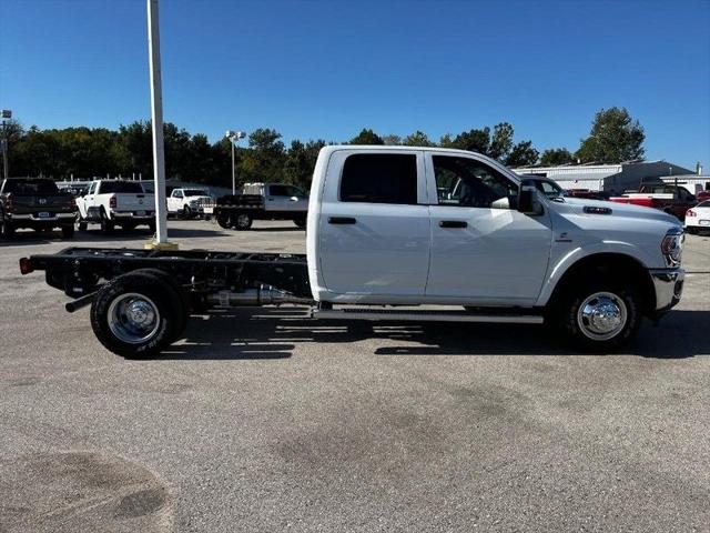 2024 RAM Ram 3500 Chassis Cab RAM 3500 TRADESMAN CREW CAB CHASSIS 4X4 60 CA