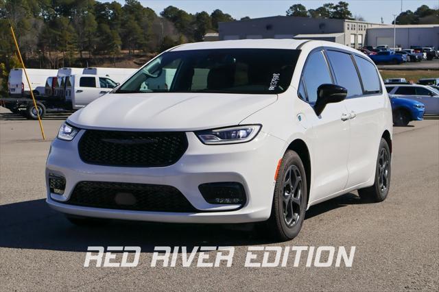 2024 Chrysler Pacifica Hybrid PACIFICA PLUG-IN HYBRID S APPEARANCE