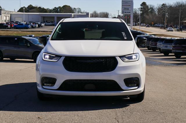 2024 Chrysler Pacifica Hybrid PACIFICA PLUG-IN HYBRID S APPEARANCE