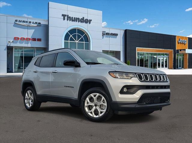 2025 Jeep Compass COMPASS LATITUDE 4X4