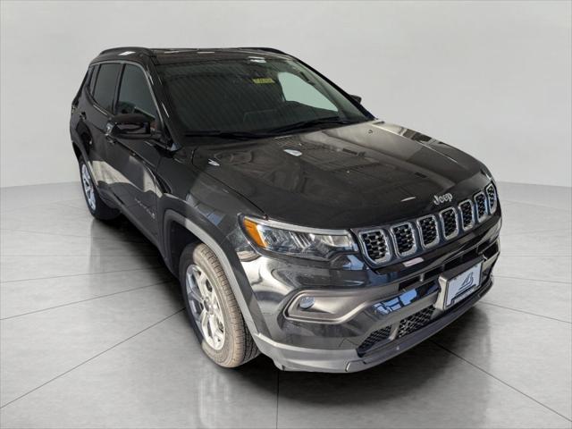 2025 Jeep Compass COMPASS LATITUDE 4X4