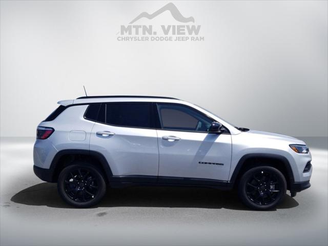 2025 Jeep Compass COMPASS LATITUDE 4X4