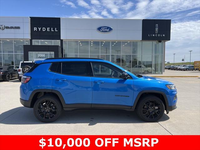 2025 Jeep Compass COMPASS LATITUDE 4X4