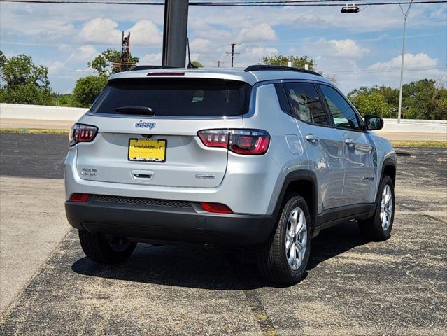 2025 Jeep Compass COMPASS LATITUDE 4X4