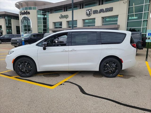 2024 Chrysler Pacifica PACIFICA LIMITED AWD