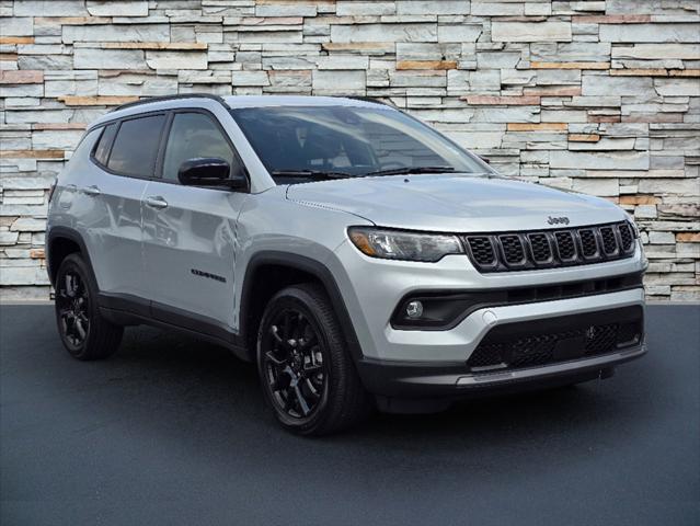 2025 Jeep Compass COMPASS LATITUDE 4X4