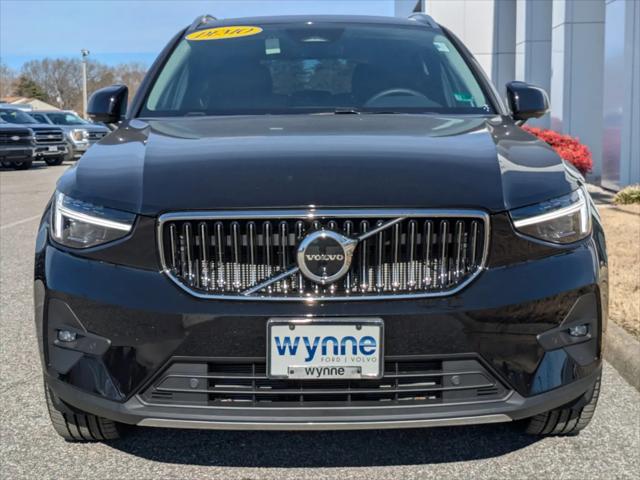 2025 Volvo XC40 B5 Plus Bright Theme