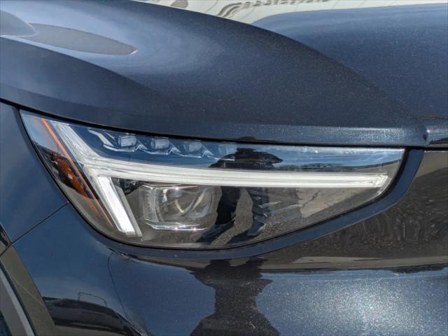 2025 Volvo XC40 B5 Plus Bright Theme