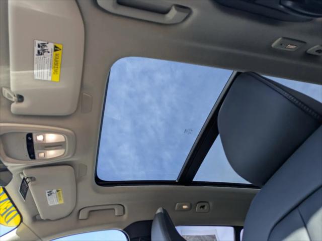 2025 Volvo XC40 B5 Plus Bright Theme