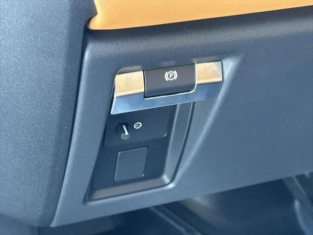 2023 Land Rover Defender 110 V8