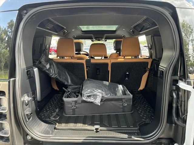 2023 Land Rover Defender 110 V8