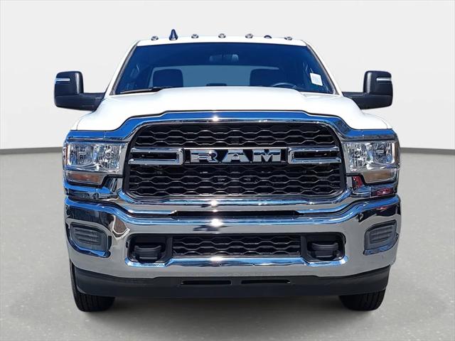 2024 RAM Ram 3500 Chassis Cab RAM 3500 TRADESMAN CREW CAB CHASSIS 4X4 60 CA