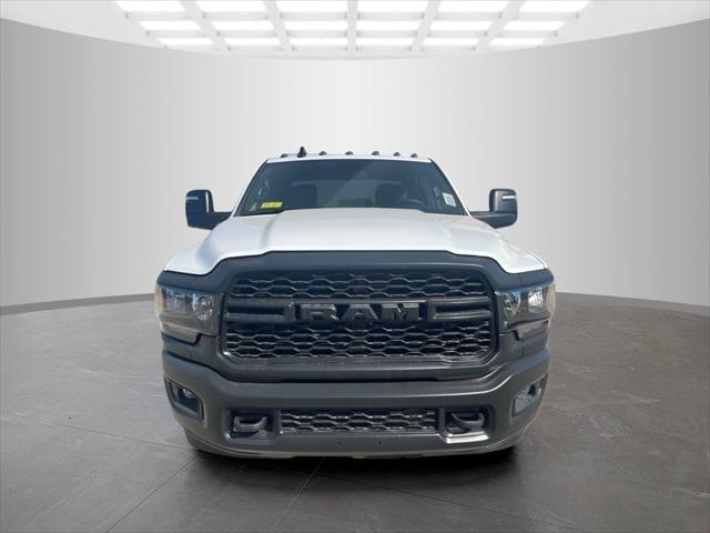 2024 RAM Ram 3500 Chassis Cab RAM 3500 TRADESMAN CREW CAB CHASSIS 4X4 60 CA 2024 RAM Ram 3500 Chassis Cab RAM 3500 TRADESMAN CREW CAB CHASSIS 4X4 60 CA