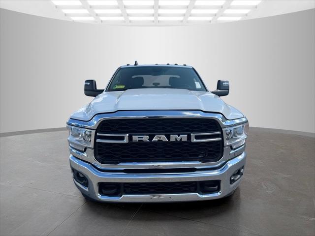 2024 RAM Ram 3500 Chassis Cab RAM 3500 TRADESMAN CREW CAB CHASSIS 4X4 60 CA