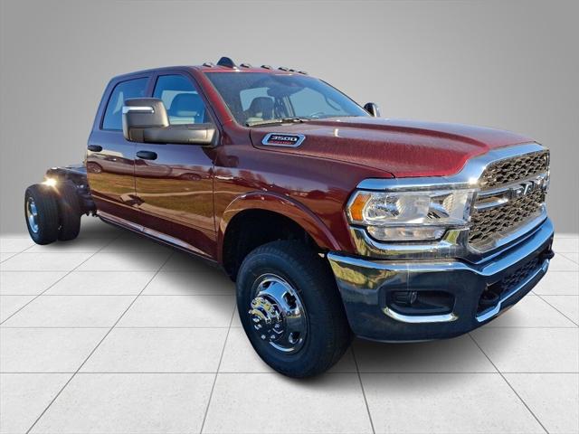 2024 RAM Ram 3500 Chassis Cab RAM 3500 TRADESMAN CREW CAB CHASSIS 4X4 60 CA