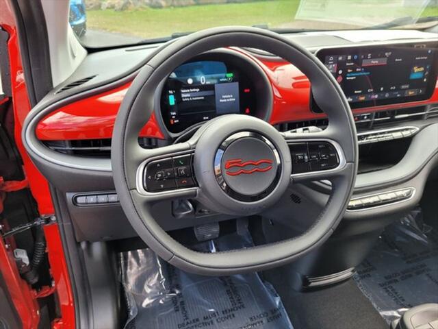 2024 Fiat 500e INSPI(RED) FWD