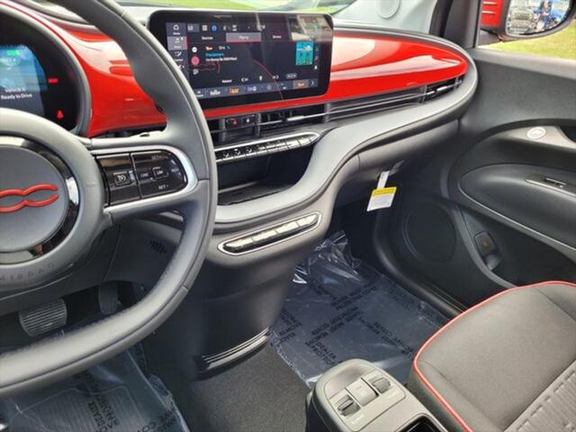 2024 Fiat 500e INSPI(RED) FWD