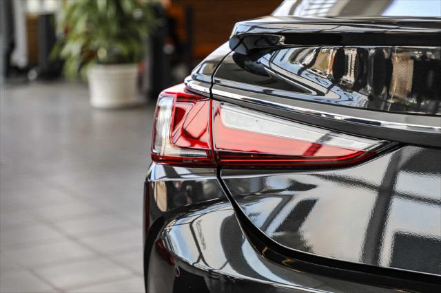 2025 Lexus ES ES 300h