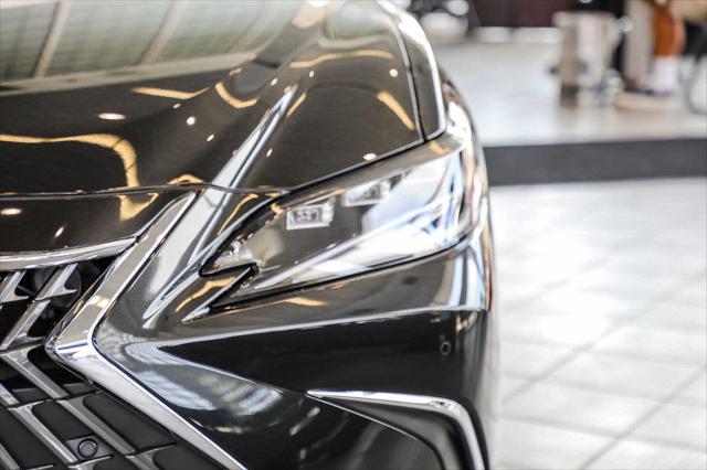 2025 Lexus ES ES 300h