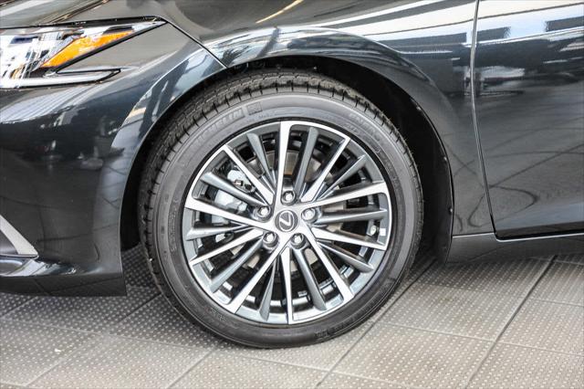 2025 Lexus ES ES 300h