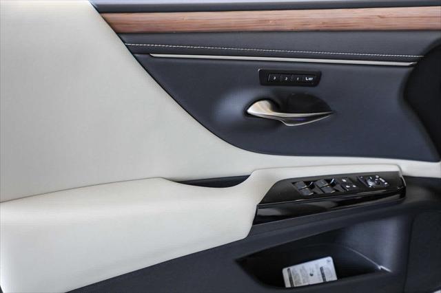 2025 Lexus ES ES 300h