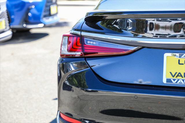 2025 Lexus ES ES 300h