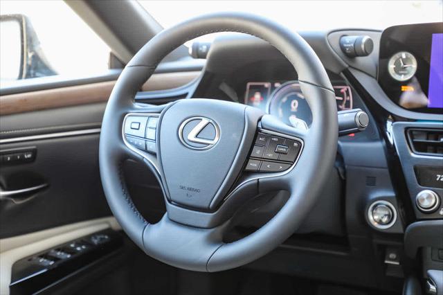 2025 Lexus ES ES 300h