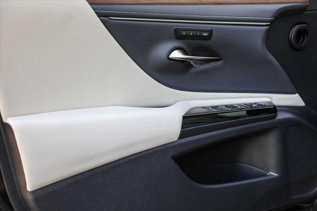 2025 Lexus ES ES 300h