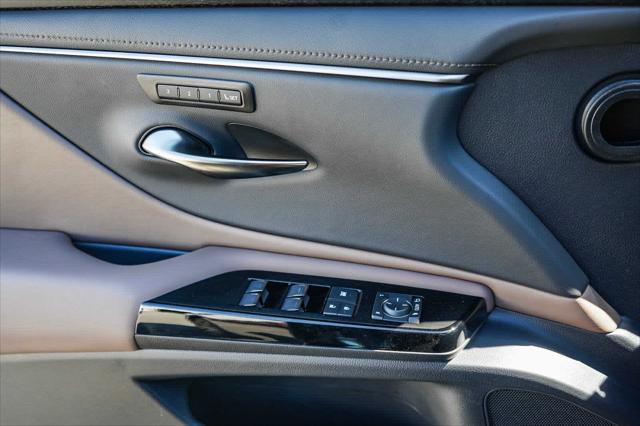 2025 Lexus ES ES 300h