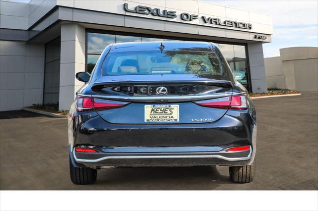 2025 Lexus ES ES 300h
