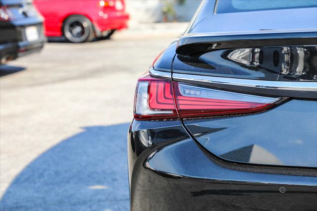 2025 Lexus ES ES 300h