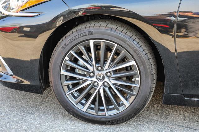 2025 Lexus ES ES 300h