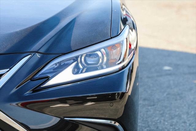 2025 Lexus ES ES 300h