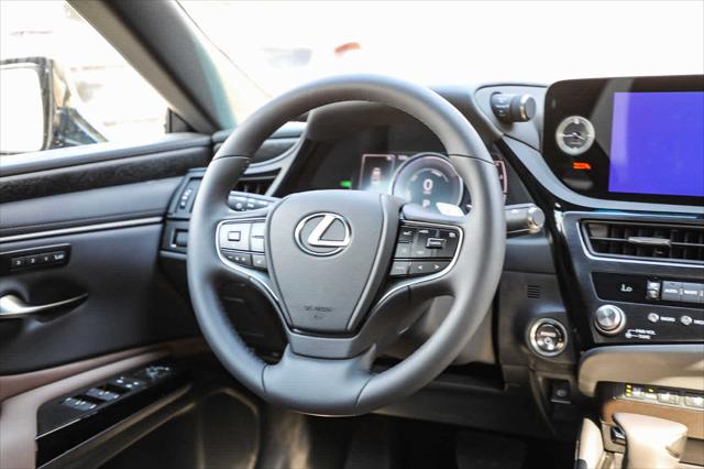 2025 Lexus ES ES 300h