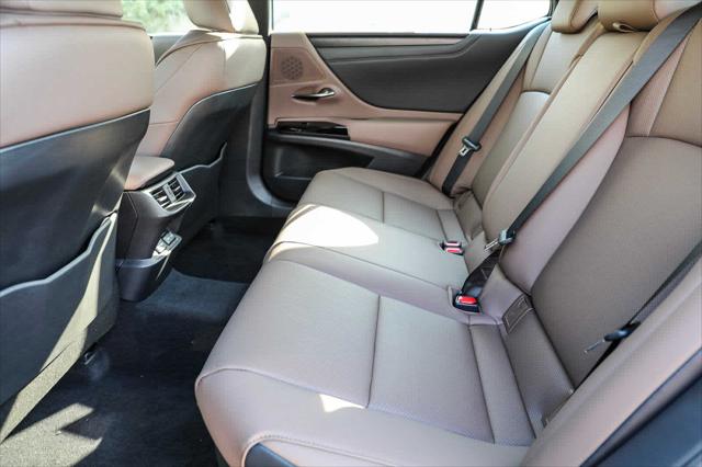 2025 Lexus ES ES 300h