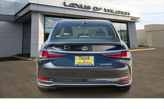 2025 Lexus ES ES 300h