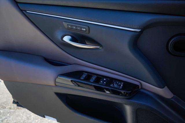 2025 Lexus ES ES 300h