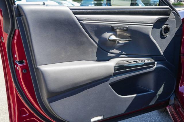 2025 Lexus ES ES 300h