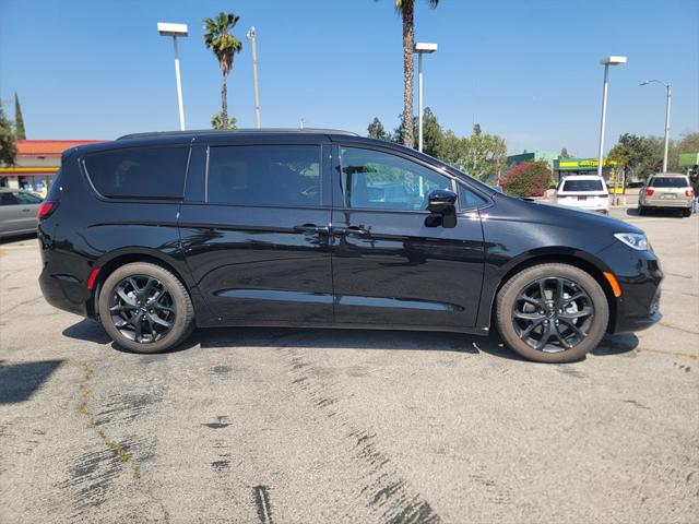 2024 Chrysler Pacifica PACIFICA TOURING L