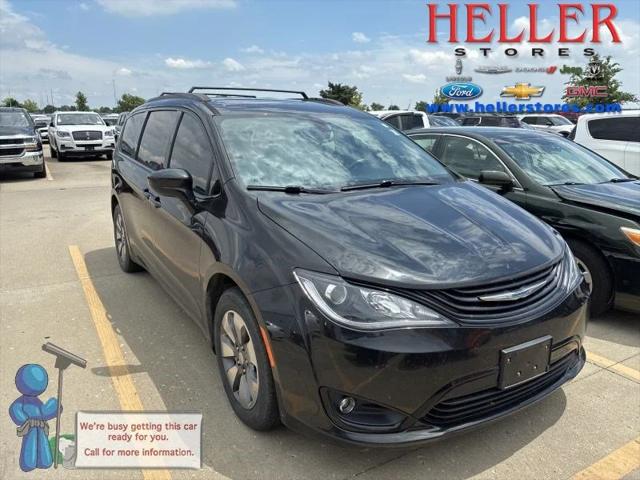 2018 Chrysler Pacifica Hybrid Touring L for sale in Pontiac, IL