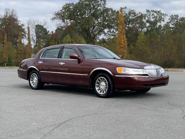 2002 Lincoln Town Car Signature for sale in Little Rock, AR