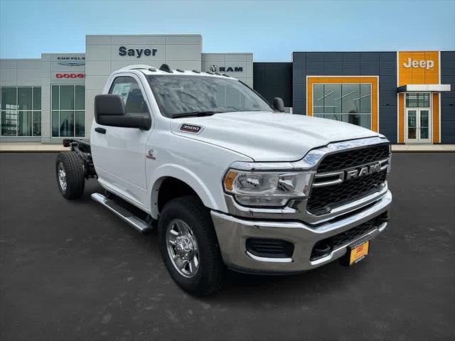 2024 RAM Ram 3500 Chassis Cab RAM 3500 TRADESMAN CHASSIS REGULAR CAB 4X4 60 CA