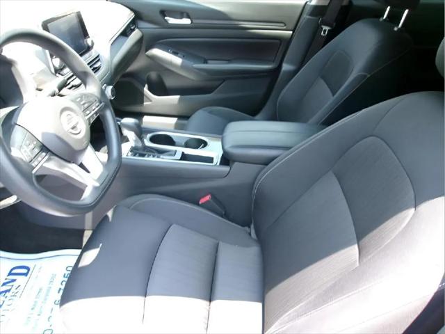 2024 Nissan Altima SV FWD